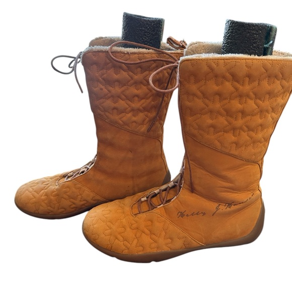 Womens Helly Hansen Leather Embroidered SnowflakeWaterproof Boots Size 7 - Picture 3 of 11